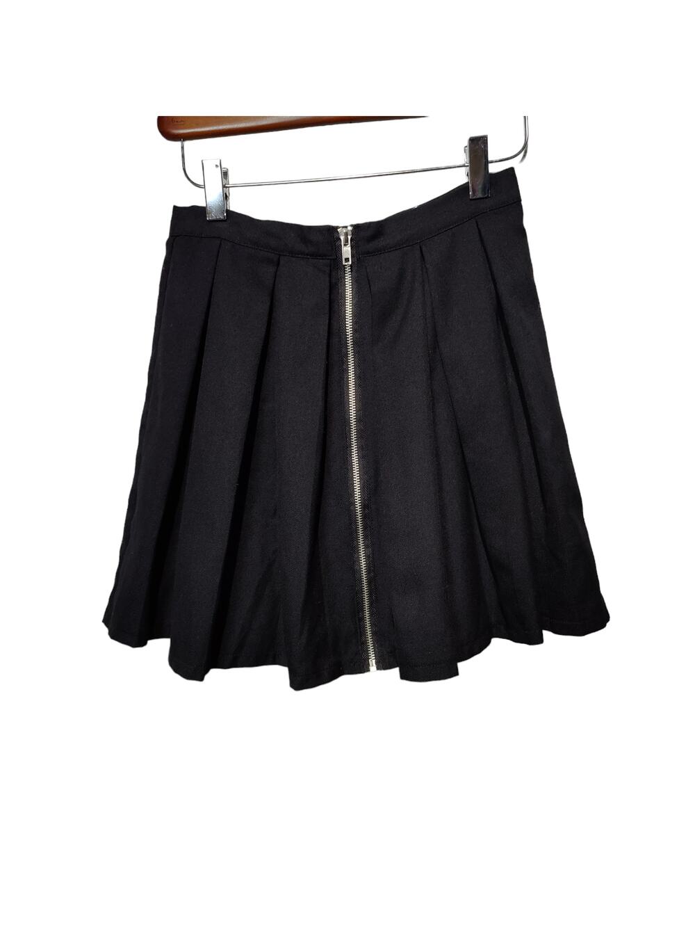 Hot Topic Women's Sz XS Black Pleated Mini Skirt Front Zip Suspender Buttons